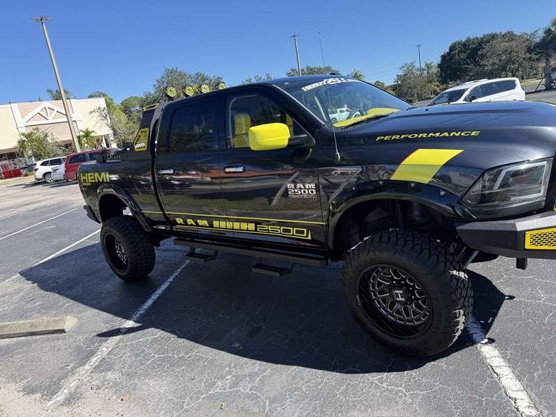 Why Jupiter Drivers Choose a Hand Car Wash Over Automated Tunnels